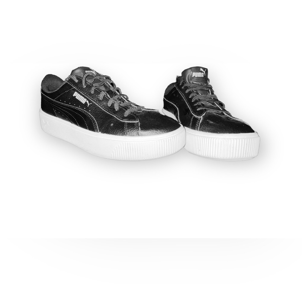 Puma womens 10 Carina platform cushioned black sneakers white sole like new